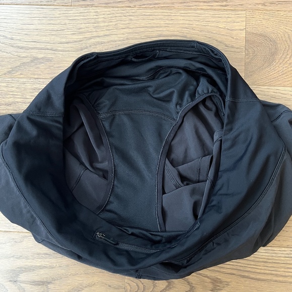 Lululemon Speed Up Mid-Rise Lined Short 4" - Black - Size 8 - Picture 3 of 5